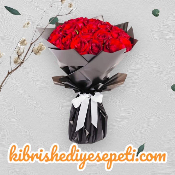 33 Kırmızı Gül Buketi